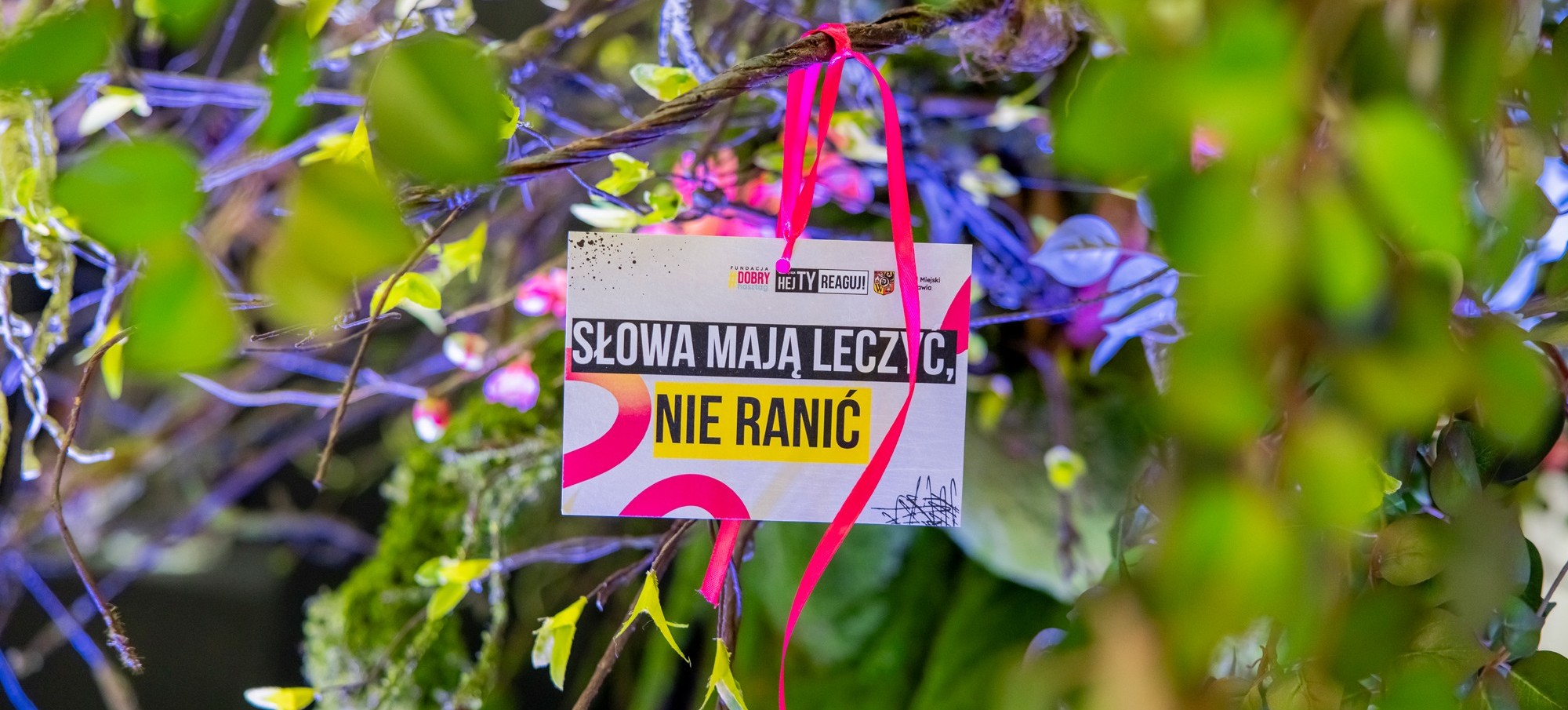 Słowa mająleczyć, nie ranić - baner